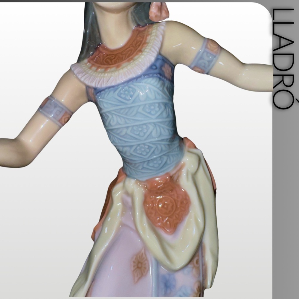 LLADRÓ Bali Dancer Porcelain Figurine - Picture 12 of 14